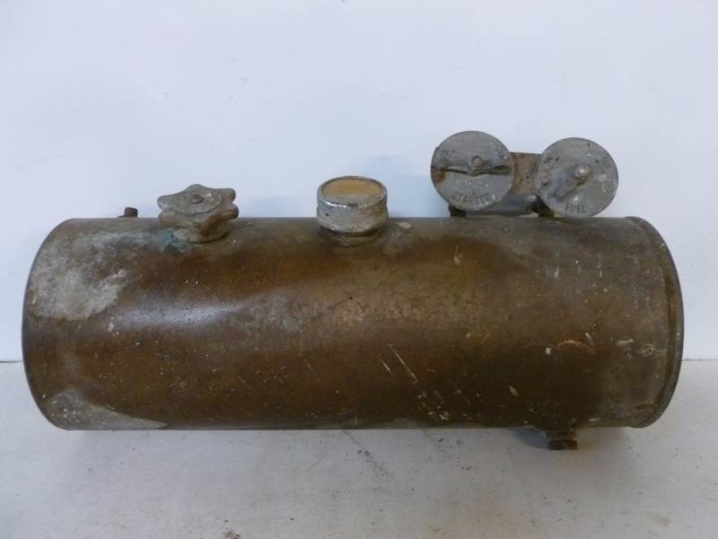 lot 90 image: Vintage Brass Tank