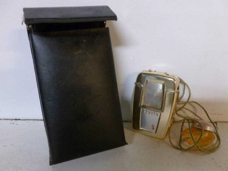 lot 216 image: Vintage Hearing Aid