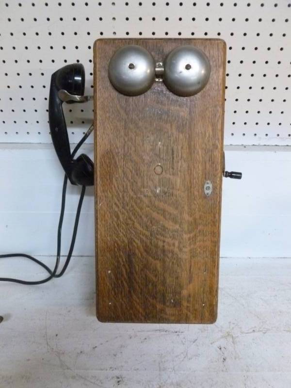 lot 228 image: Vintage Telephone