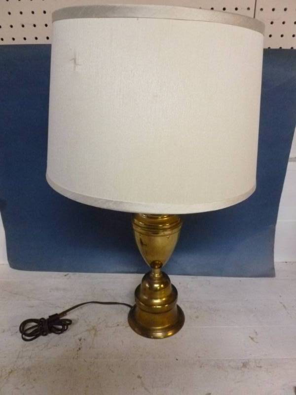 lot 234 image: Brass Lamp