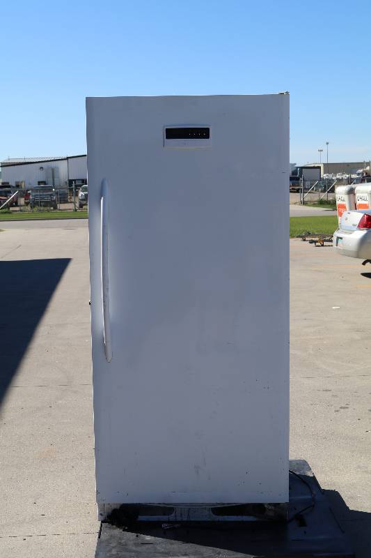 lot 2 image: Upright Freezer