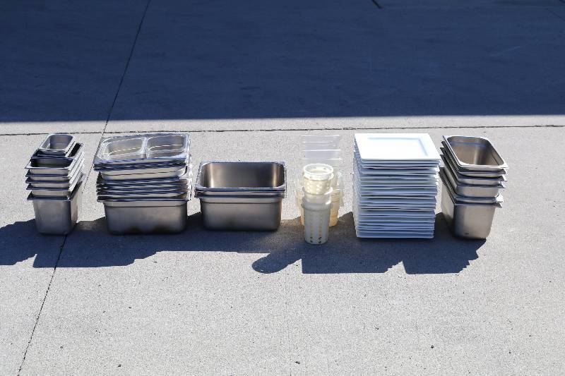 lot 28 image: Stainless Tubs and Plates