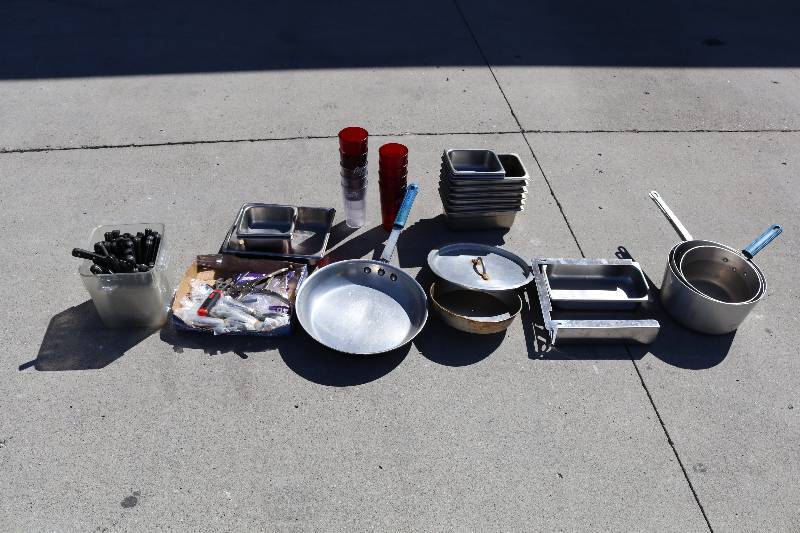 lot 32 image: Silverware, Posts & Pans