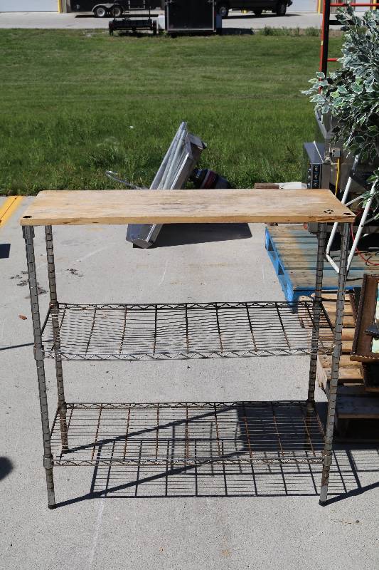 lot 55 image: Metal Shelving Unit