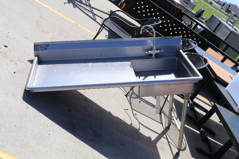 lot 74 image: Stainless Steel Sink