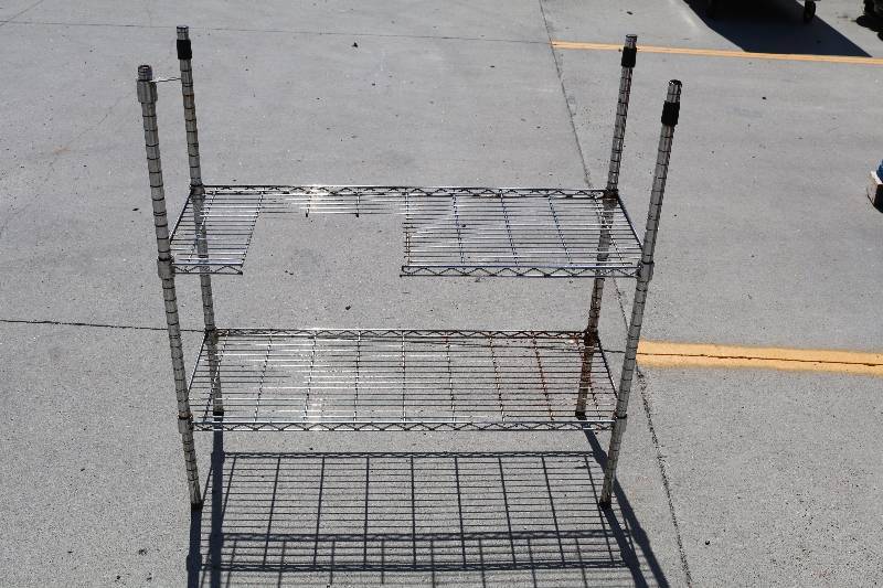 lot 78 image: Metal Shelving Unit