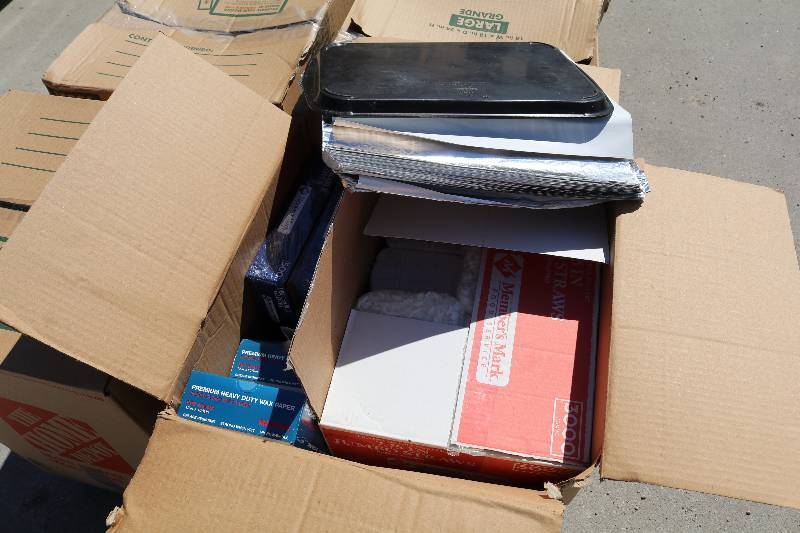 lot 89 image: Misc Restaurant Supplies