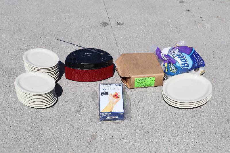 lot 90 image: Misc Restaurant Supplies