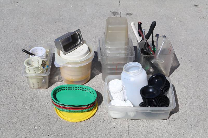 lot 94 image: Misc Restaurant Supplies