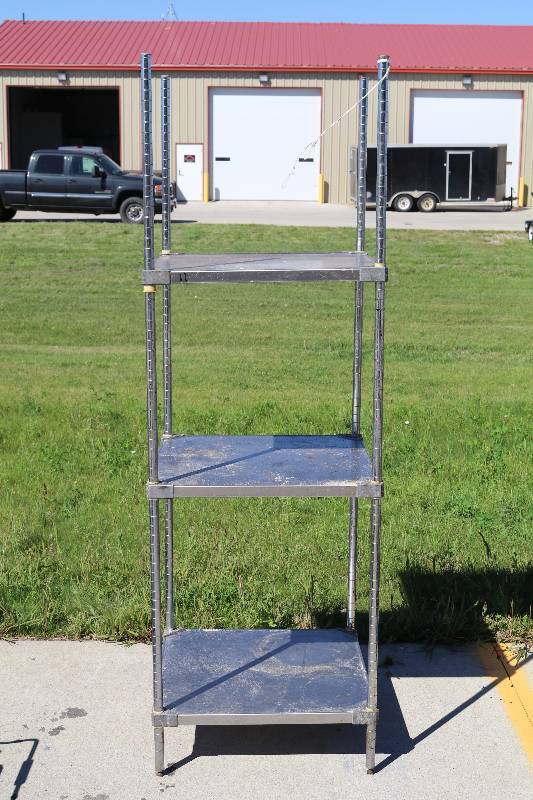 lot 11 image: Metal Shelving Unit