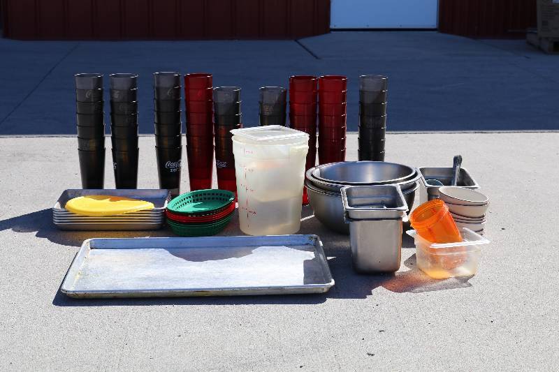 lot 27 image: Misc Glasses, Bowls, Tubs & More