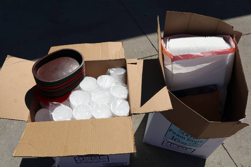 lot 30 image: Styrofoam Glasses & To Go Boxes