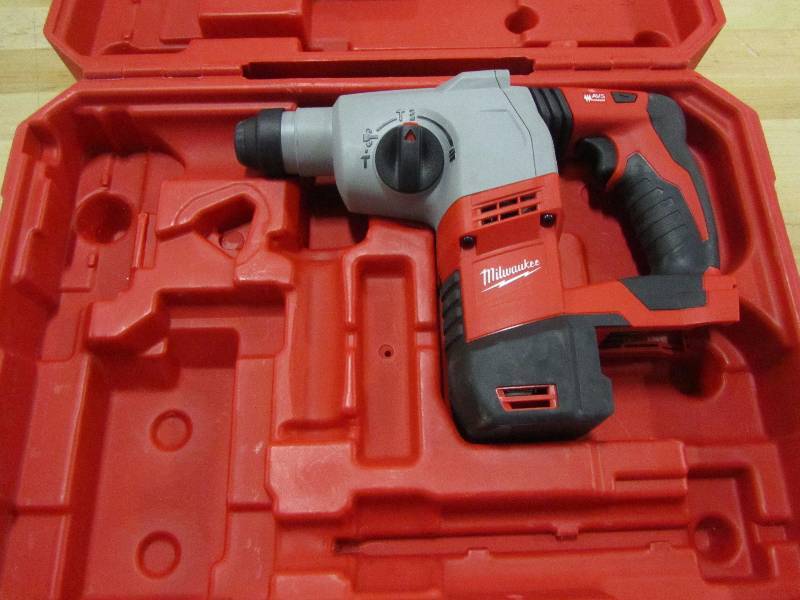 Milwaukee M18 FUEL 18-Volt Lithium-Ion Brushless 1 in. SDS-Plus Rotary Hammer High Demand 9.0Ah Kit
