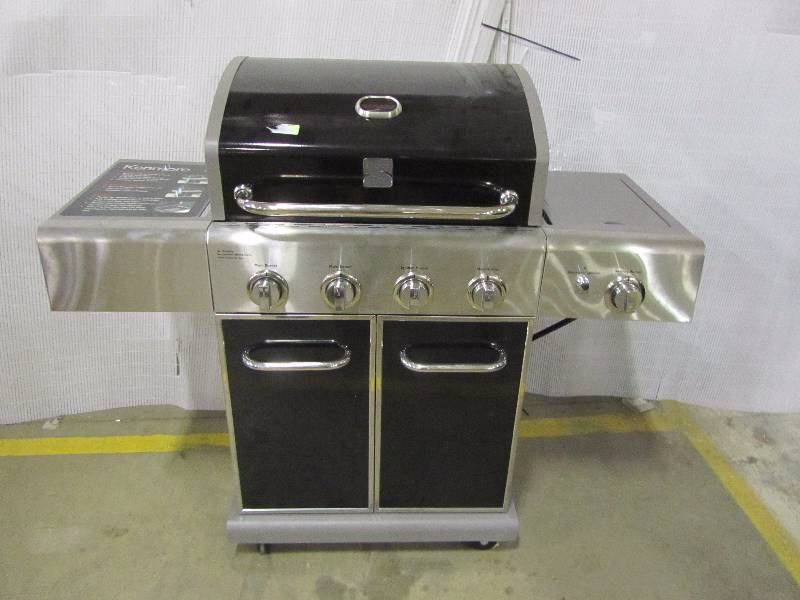 KENMORE 4 Burner Grill plus Searing Side Burner in Black