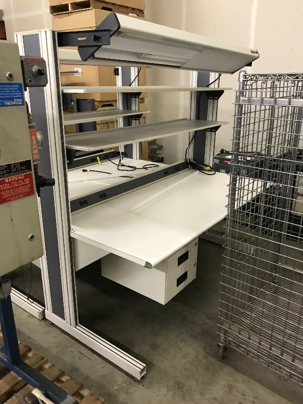 Work bench w upper unit