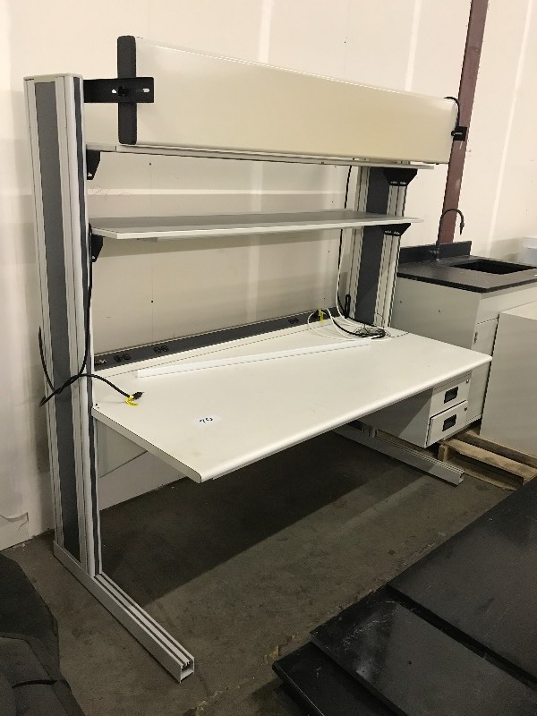 Work bench w upper unit