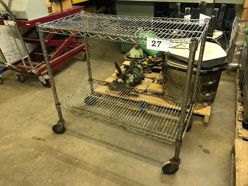Wire shelving unit