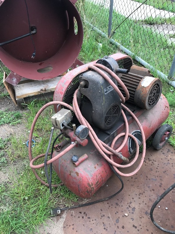 Small air compressor