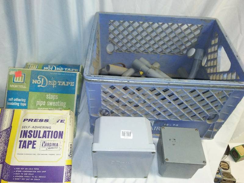 lot 34 image: Vintage Fairmont Creamy Crate (Dec 1973) with Insulation Tape and more