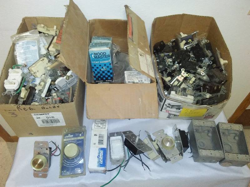 lot 52 image: Dimmer Switches (12) and Misc. other switches