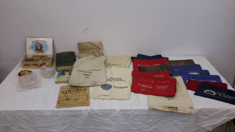 lot 14 image: Collectibles and bank bags