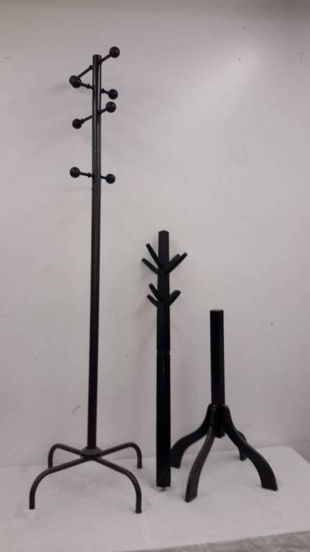 lot 18 image: Coat racks