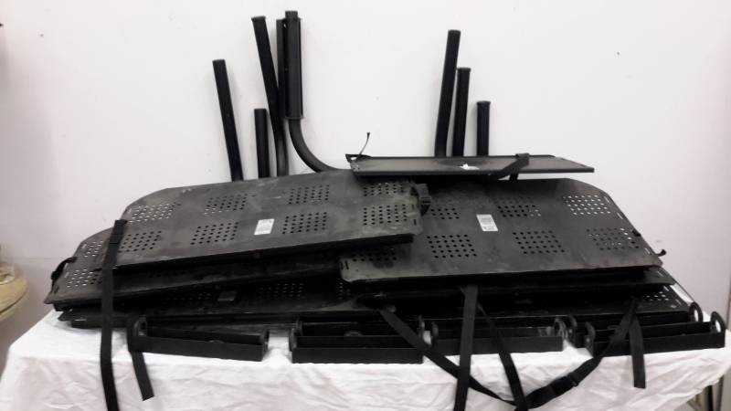 lot 23 image: Wall mount shelves