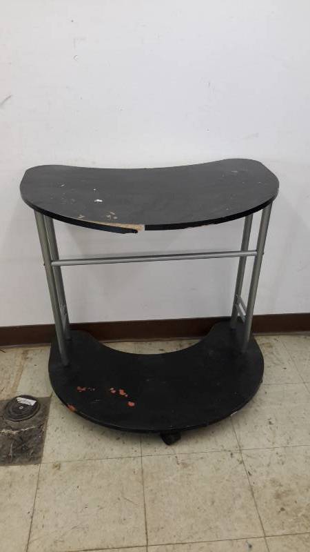 lot 47 image: Workstation on casters