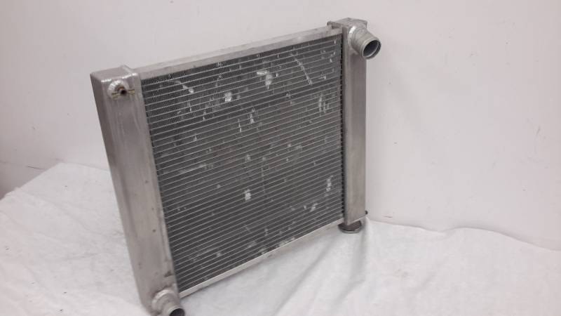 lot 57 image: Aluminum radiator