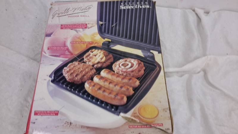 lot 65 image: Grill Mate