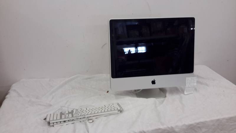 lot 67 image: I Mac computer