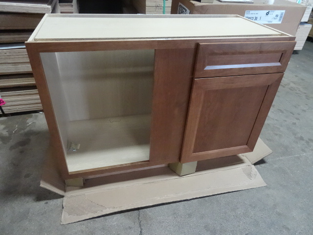 New Blind corner base cbainet. 1 do...