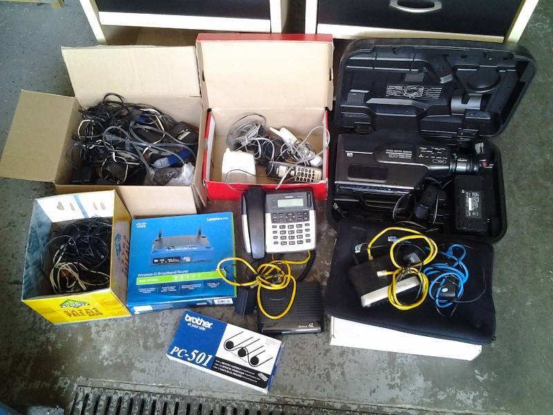 lot 5 image: Large Lot Of Computer, Modem, Video Cameras, Phones, Electronic Related