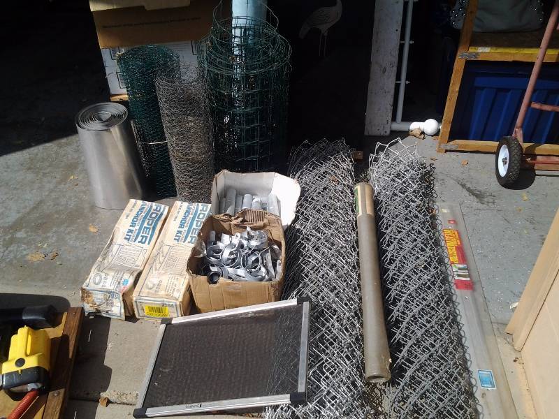 lot 15 image: Fencing Screen, Anchor Kit & More