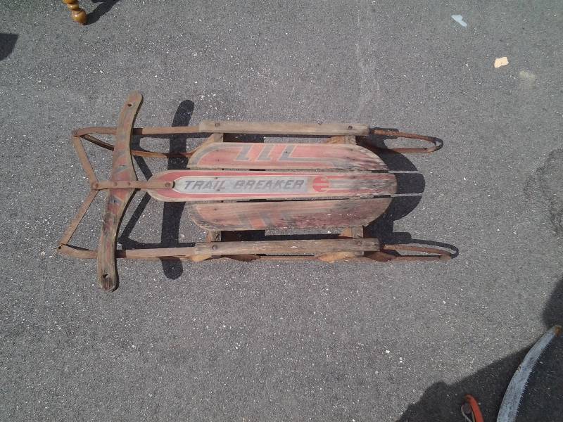 lot 18 image: Vintage Trail Breaker Steel Runner Sled