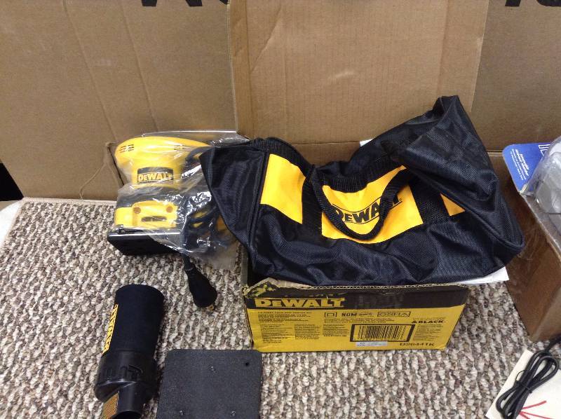 DeWALT D26441K 14 Sheet Palm Grip Sander Kit open box not used