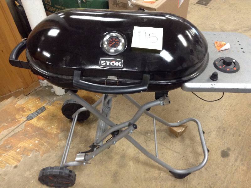 Gridiron 348 sq. in. Single Burner Portable Propane Gas Grill in Black with Insert Compatibility - slight damaged and missing leg plastic- see pictures