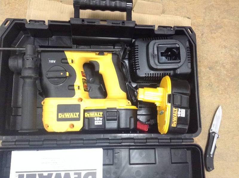 Dewalt 18-Volt XRP NiCd Cordless 78 in. SDS Hammer with (2) Batteries 2.4Ah, 1-Hour Charger and Case open in like new condition