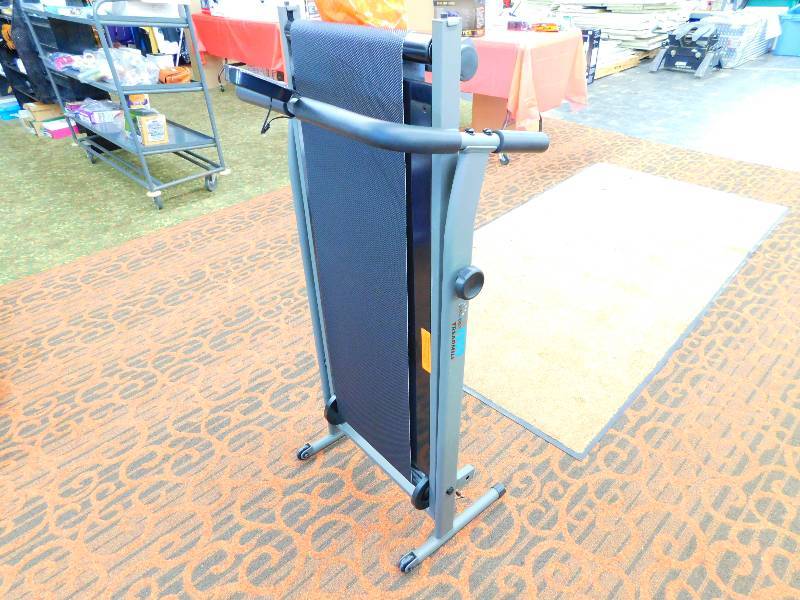 IN MOTION T900 TREADMILL, MSRP $189.99