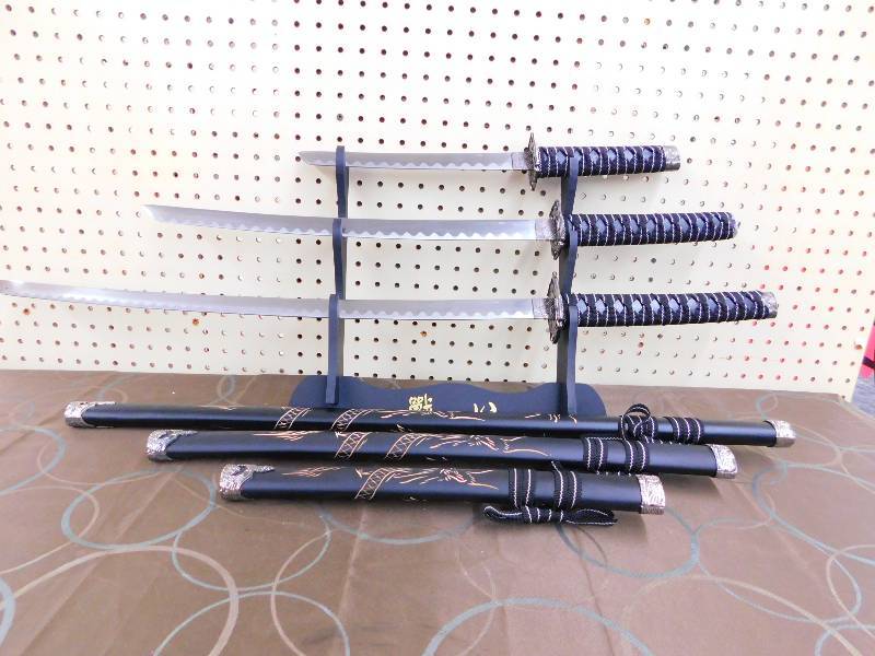 Dragon Samurai 3 Piece Sword Set Black, MSRP $59.99
