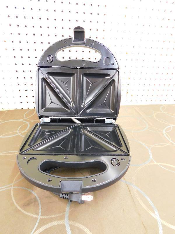 SANDWICH MAKER, MSRP $19.99