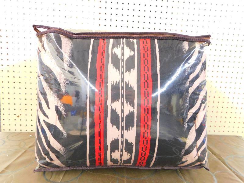 ALCOVE COMFORTER Gambia- Black White King,MSRP $69.99