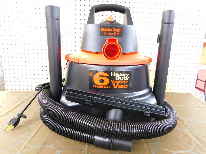 MASTER CRAFT 6 Gallon Wet Dry Vacuum, MSRP $99.99