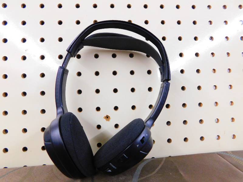 Power Acoustik Over-the-head W Black, MSRP $27.99