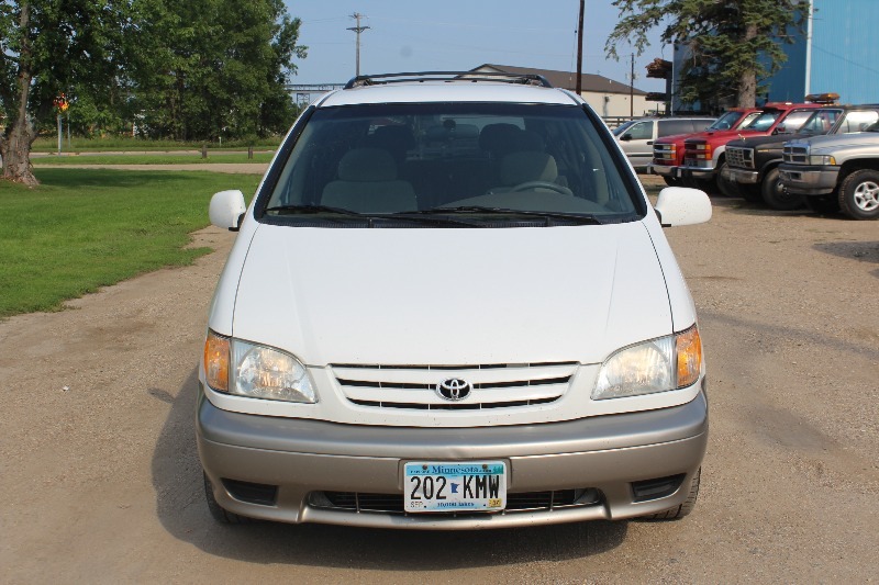 2003 Toyota Sienna - 2 Owner
