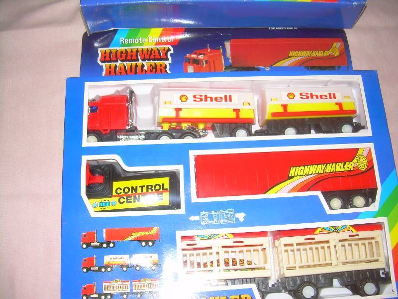 lot 1 image: 2 SHELL REMOTE CONTROL HIGHWAY HAULERS