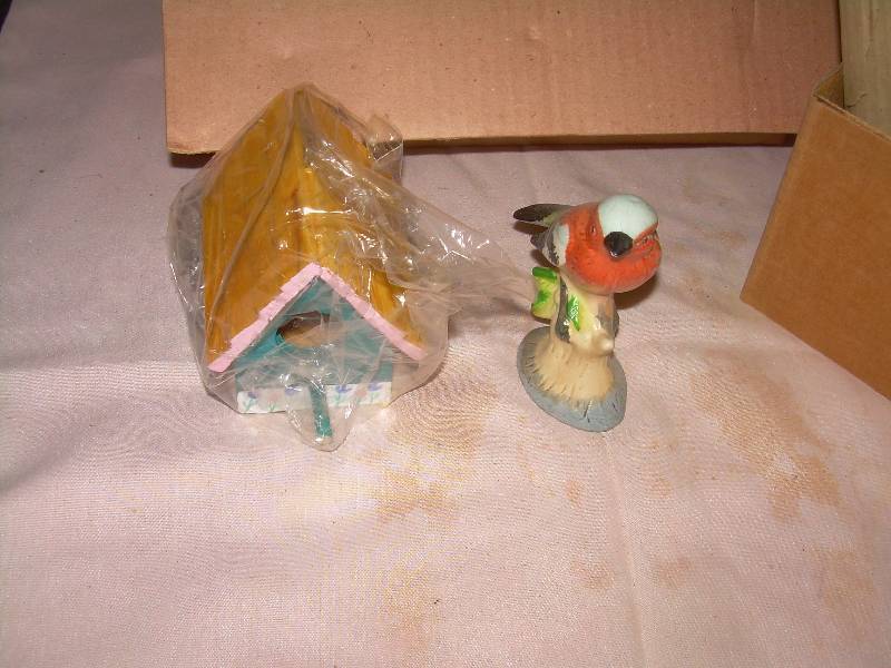 lot 26 image: BIRD HOSES AND MISC