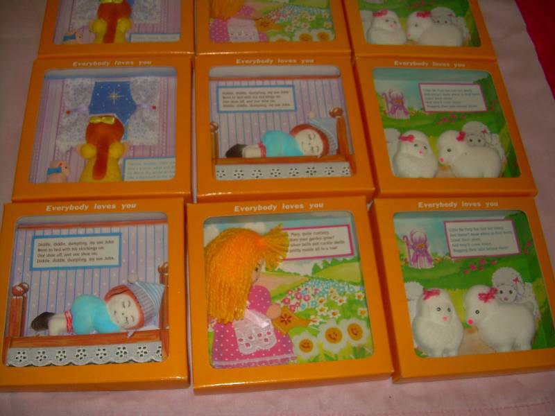 lot 42 image: EVERYBODY  LUVS YOU SAYING PLAQUES