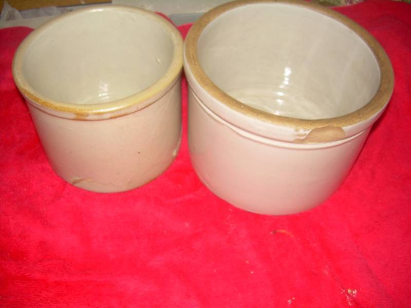 lot 77 image: 2 SMALL CROCKS