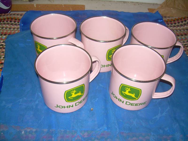 lot 85 image: 6 METAL JOHN DEERE SOUP CUPS
